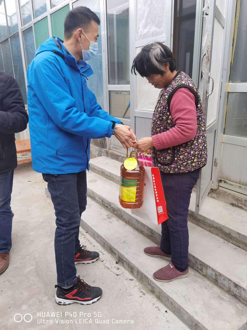 黨建共建促發(fā)展，愛心公益顯擔(dān)當(dāng)！華全公司走進(jìn)永寧官莊村